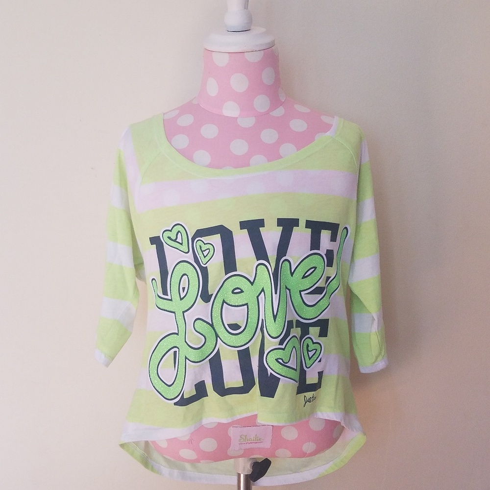 "Love" Mid Sleeve Cropped Shirt